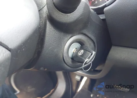 2015 Nissan Rogue Select S z USA, uszkodzony, nr VIN JN8AS5MT7FW656920